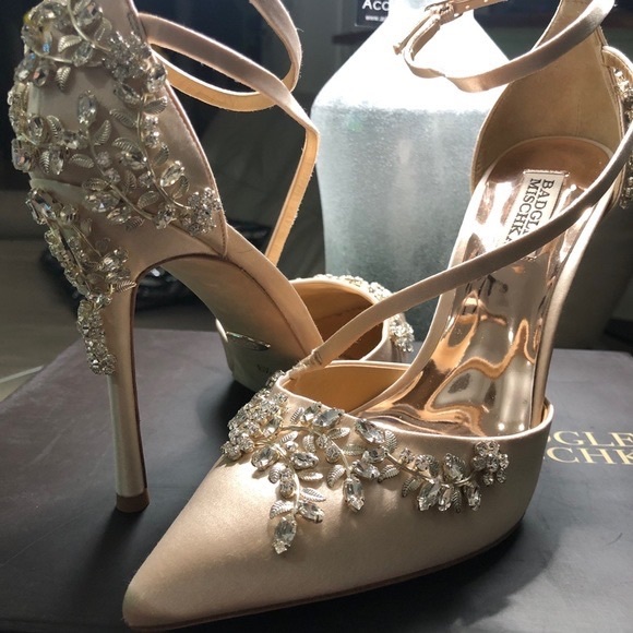 Badgley Mischka Satin d’Orsay Pumps - Picture 6 of 6